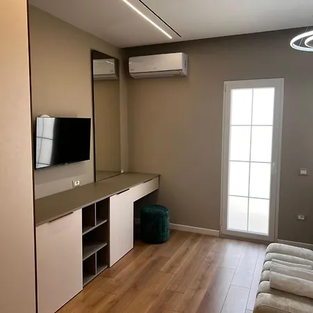 Гостевой дом Deluxe Double With Balcony 104 Дуррес